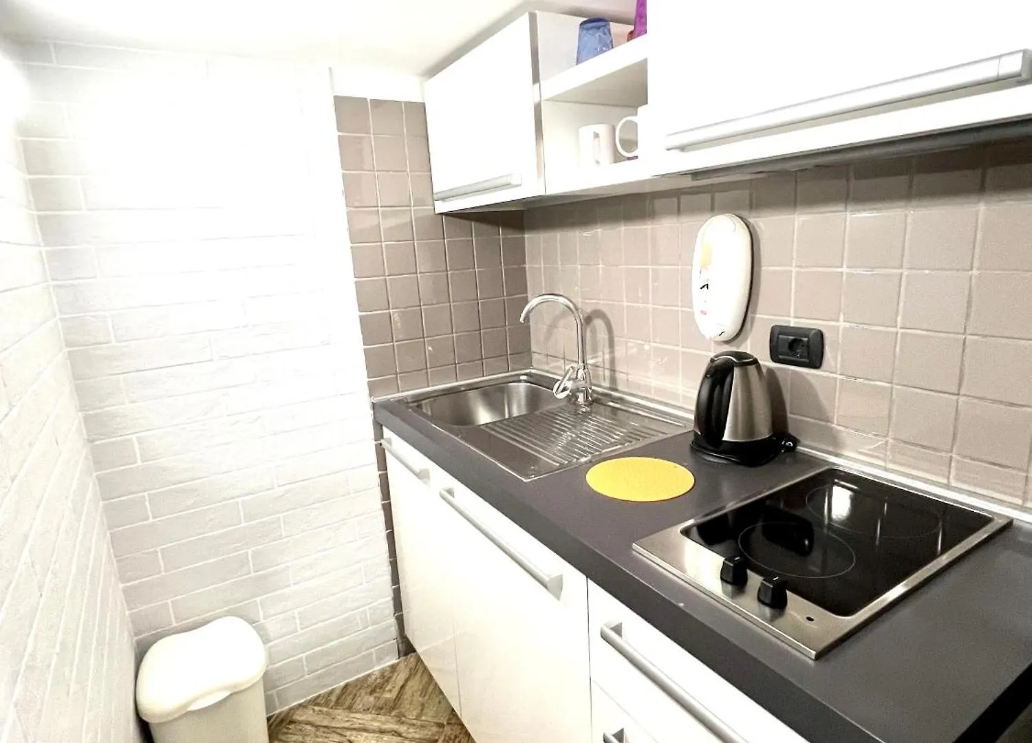 Santa Chiara Apartment Naples